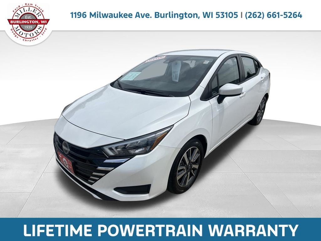 2025 Nissan Versa 1.6 SV in Aspen White Tricoat — front three-quarter view
